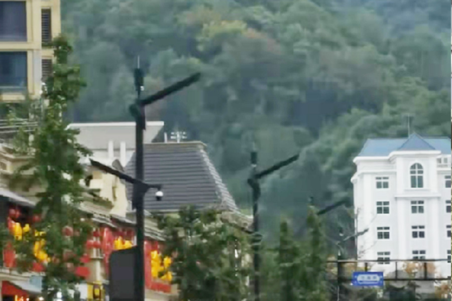 智慧城市路燈：照亮未來，綠色生活新體驗！